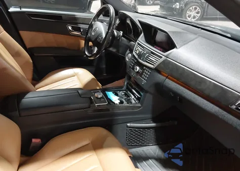 2010 Mercedes-Benz E 350 4Matic z USA, uszkodzony, nr VIN WDDHF8HBXAA125417